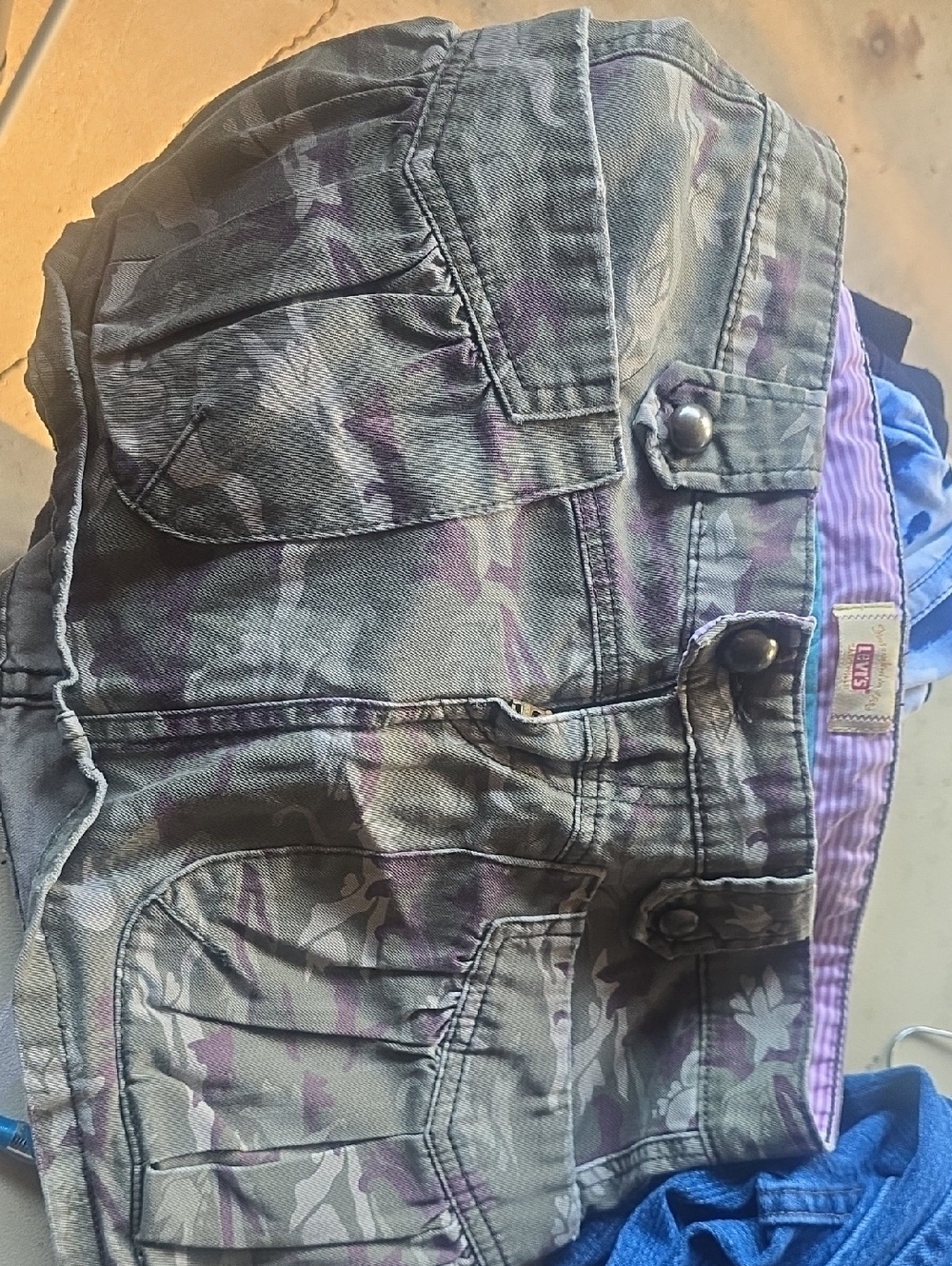 Levis camo skirt